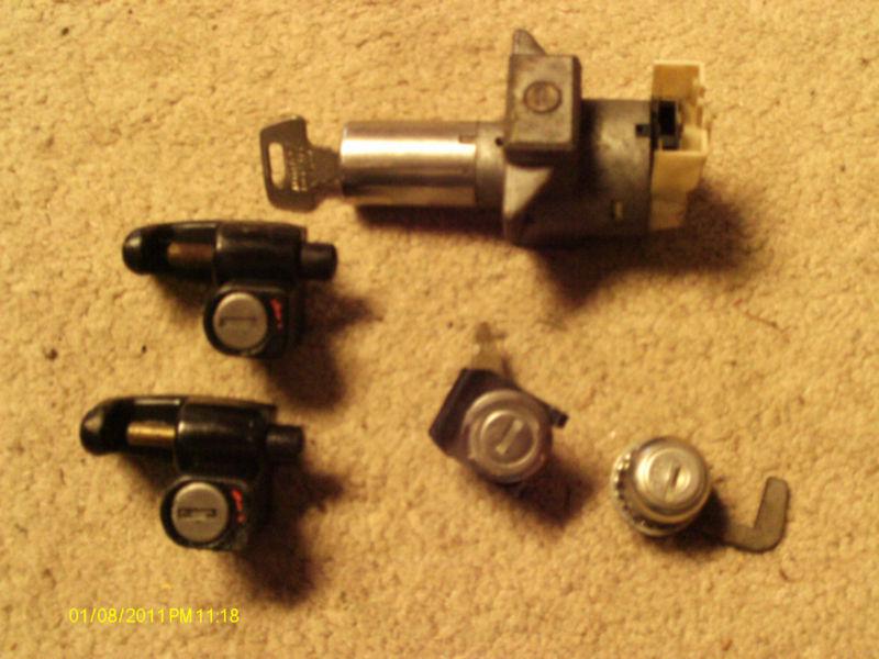 Ignition switch with key, 2 helmet locks, 1 center lock, and 1 saddlebag lock 