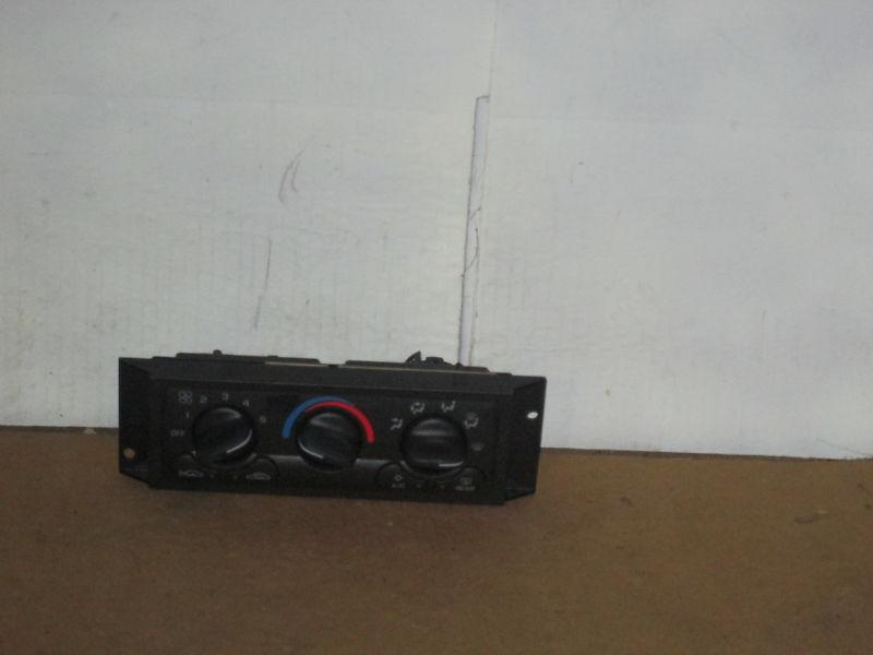 2000-2005 chevrolet impala monte carlo a/c climate control oem ng2725 16447471