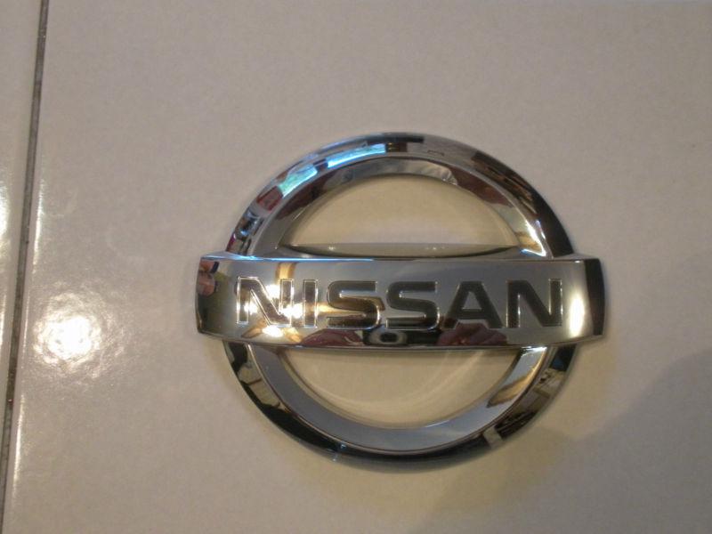 Nissan 350z 03-2009 front emblem