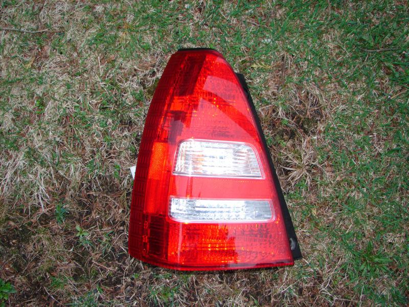 2003 04 05 forester tail light complete lh oem