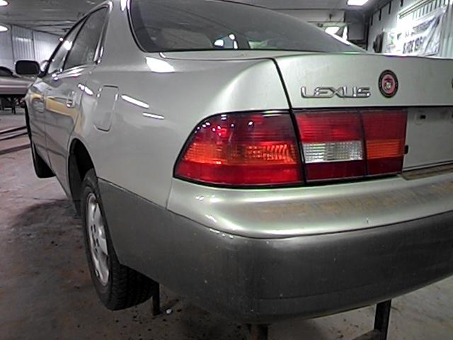 1999 lexus es300 inner trunk tail light lamp left