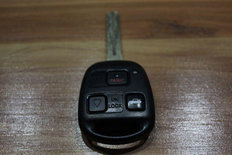 Oem lexus security keyless entry remote key fob transmitter clicker hyq1512v
