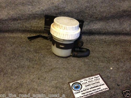 1997 1998 1999 mitsubishi eclipse gs-t oem  brake fluid reservoir w/ bracket