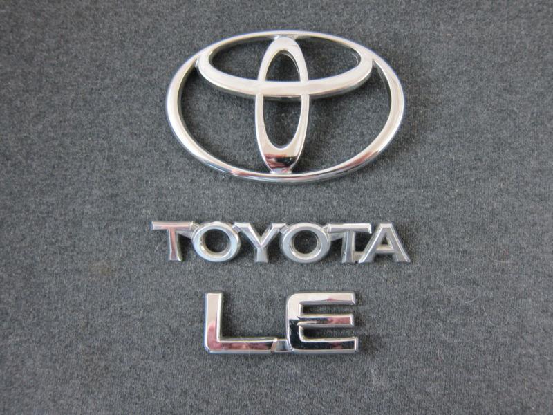 Toyota camry le rear trunk chrome emblem set  92 93 94