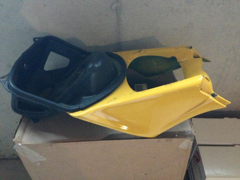 748/916/996/998  ducati 996 air box airbox yellow