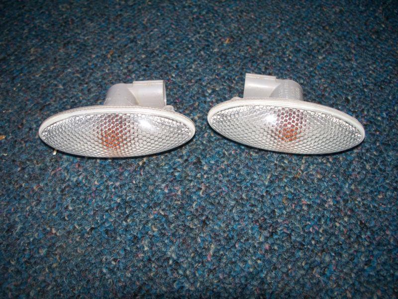 2007 toyota yaris hatchback pair front fender light housing factory original oem