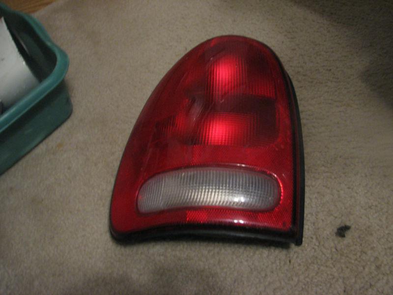  2000 dodge durango taillight