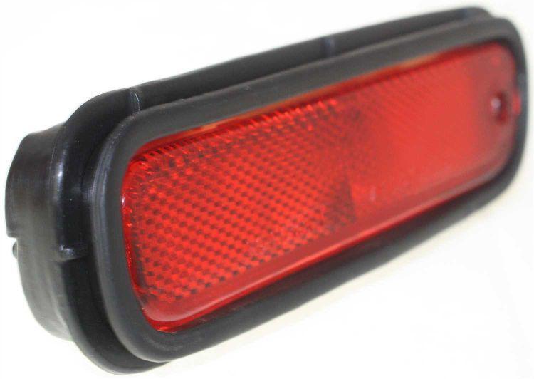 Side marker light lamp assembly driver's left side