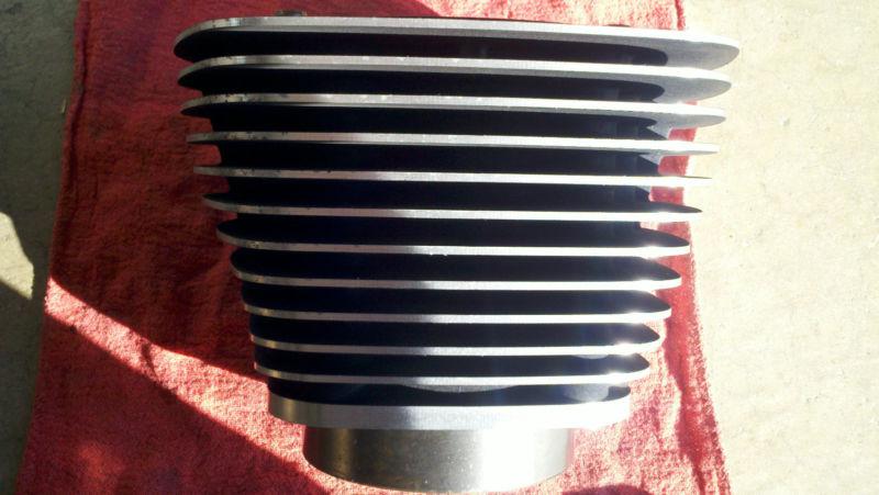 Harley twin cam cylinders and pistons