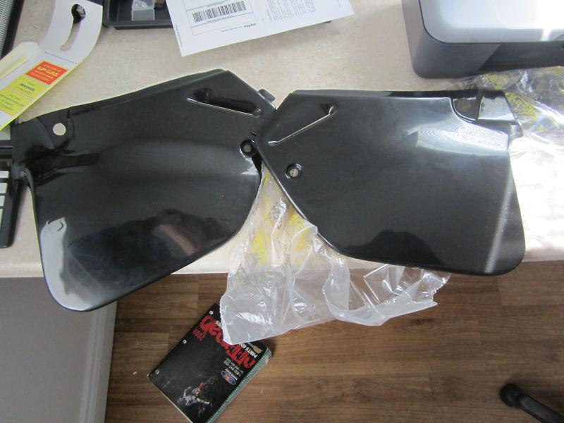 93 to 94 cr125 92 to 94 cr250  acerbis  black side # plates new