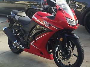 2012 kawasaki ninja 250 cc...mint 1300 miles only