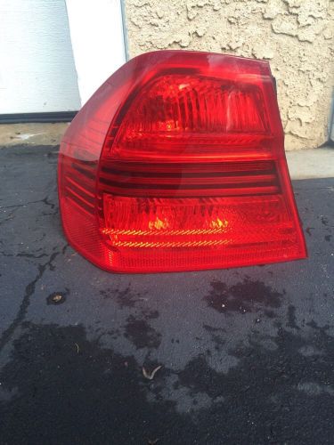 Bmw e90 driver side tail light 328 335 7161955