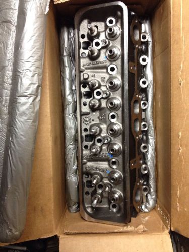 Mercruiser 5.7 cylinder head 350 vortec