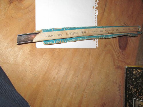 1969 nos (lh0 windshield trim camaro/firebird #76395559 gm