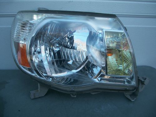 Toyota tacoma 05 06 07 08 09 10 11 headlight oem rh