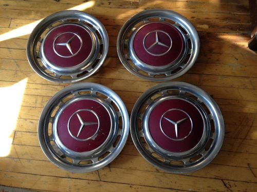 Mercedes hub caps