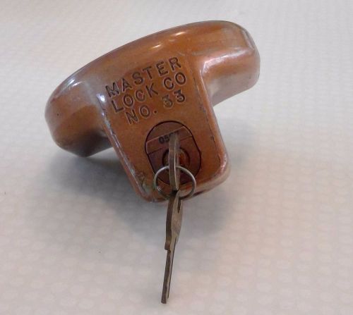 Master lock #33 trailer hitch lock with 2 keys anti-theft euc