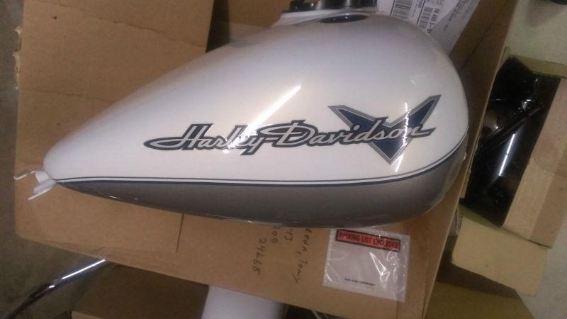 2009 harley road king touring oem fuel / gas tank white/gold pearl/pewter