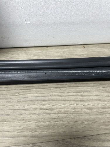 Bmw 428 428i f36 front left door window run channel seal weather strip