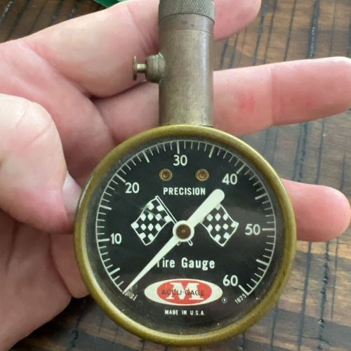 Vintage &#034;accu-gage&#034; tire pressure guage 1025 works