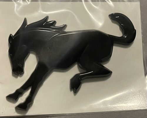 Oem 2015 - 2019 ford mustang black pony grille running horse emblem badge