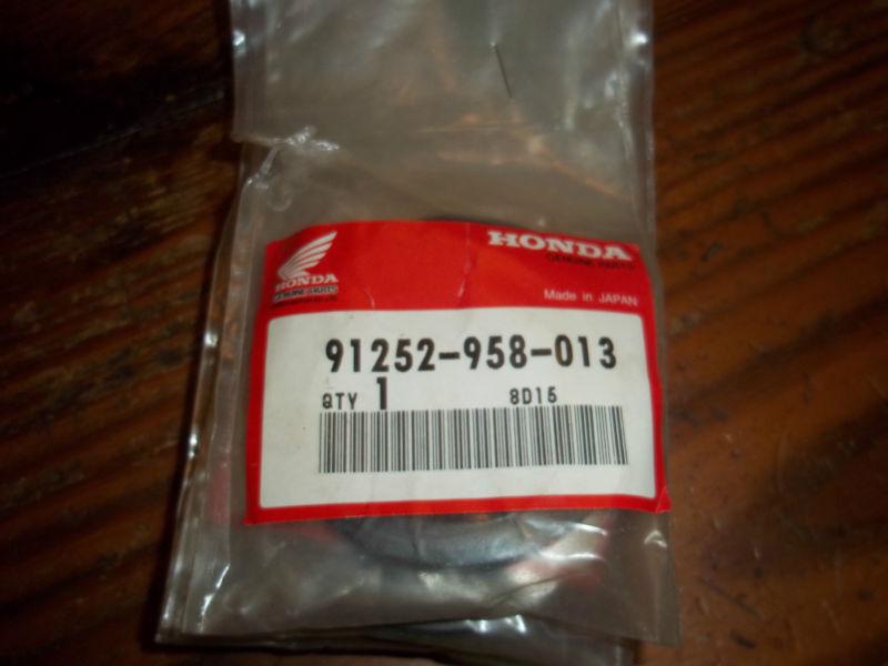 91252-958-013 dust seal 42x62x7 atc125m atc 125m 125