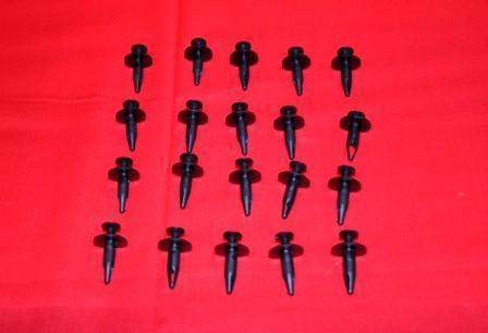 20 screw type yamaha rhino body rivets / fasteners  high quality resin!. rivits