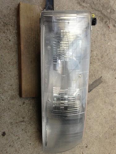 91 92 93 previa right headlight w/o fog lamps oem very nice