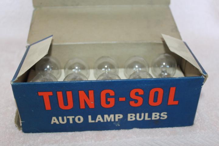 Tung-sol auto lamp bulbs - 9 87 15 c.p. 6-8 v - new old stock in original box 