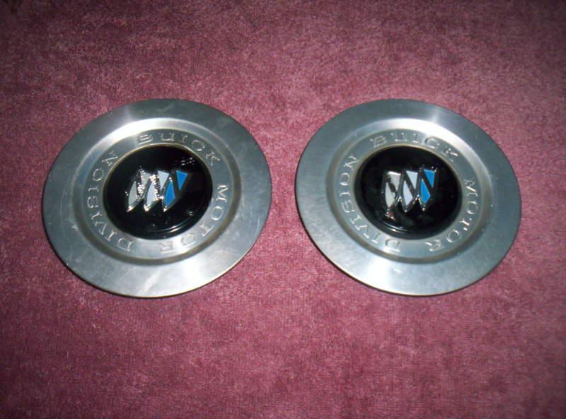 Buick regal 2 used oem center caps  ( 94 regal )