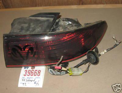 Dodge 93-95 intrepid taillight tail light/lamp right 1993 1994 1995