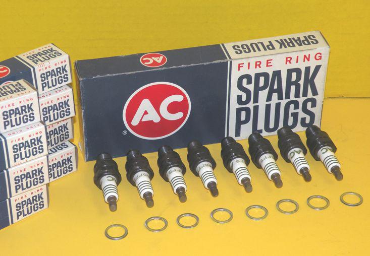 Ac spark plugs 45ffs  rare four equal size stripes.  box of 8.  