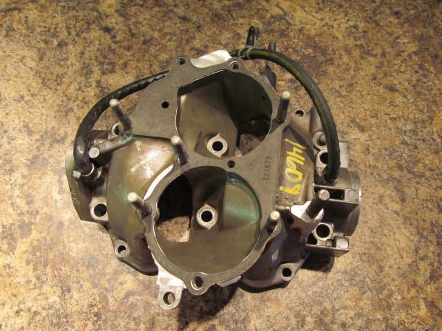 Johnson evinrude 1/2 block crankcase 1978  25 35 hp 388827 **14609**