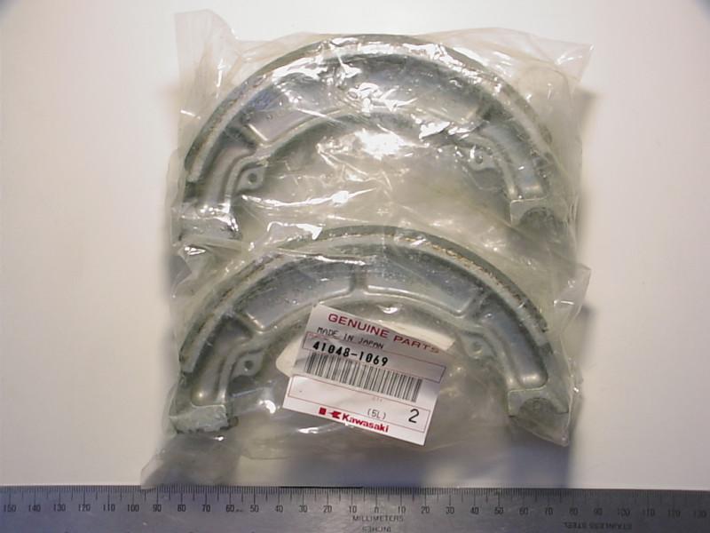 41048-1069 $24.99 kawasaki klf kz el ex 185 250 220 400 440 500 oem brake shoes