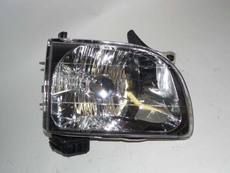 01 02 03 04 toyota tacoma right headlight nice!