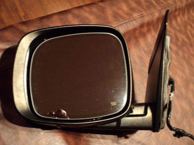 Used oem 2009 chrysler town&country drivers side power mirror 68054175ac minivan