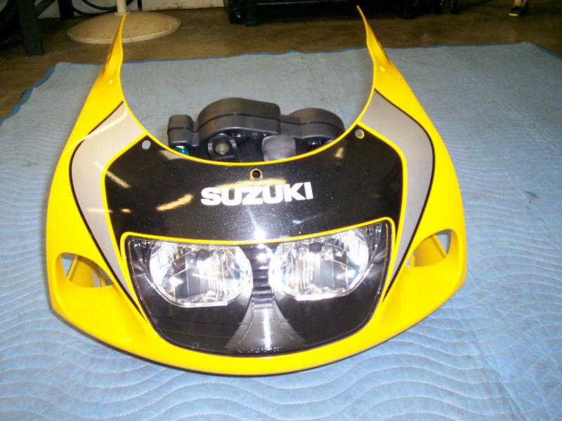 Suzuki gsxr600 y2k model front fairing complete with meters and mount/headlight