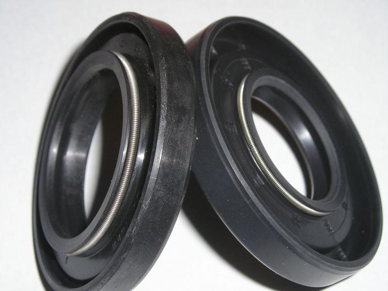 Maico crankshaft seals ,double lip with 2 spring rings fits 76 250 - new.