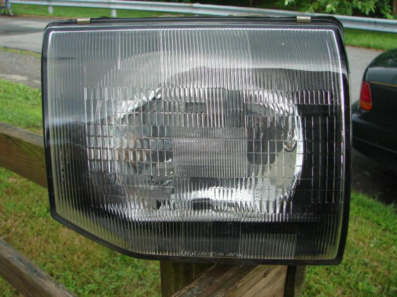 1992 93 94 95 96 97 montero headlight rh