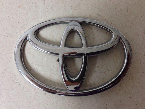 Toyota emblem