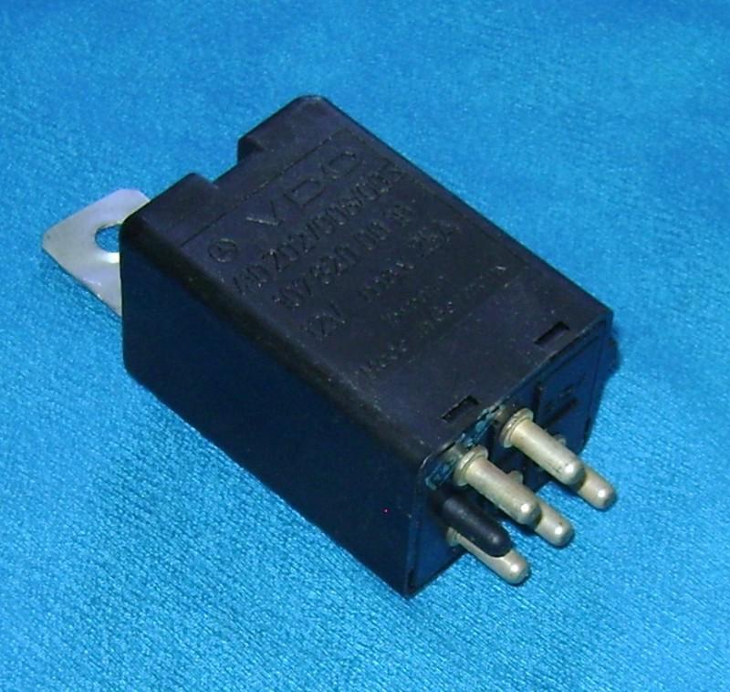 Mercedes rear window defroster relay vdo 107 820 00 10