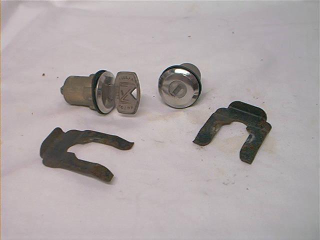 Datsun 510 610 620 710 factory oem door lock set pair with key excellent used