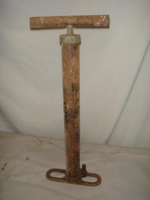 Original ww2 wwii jeep tire air pump