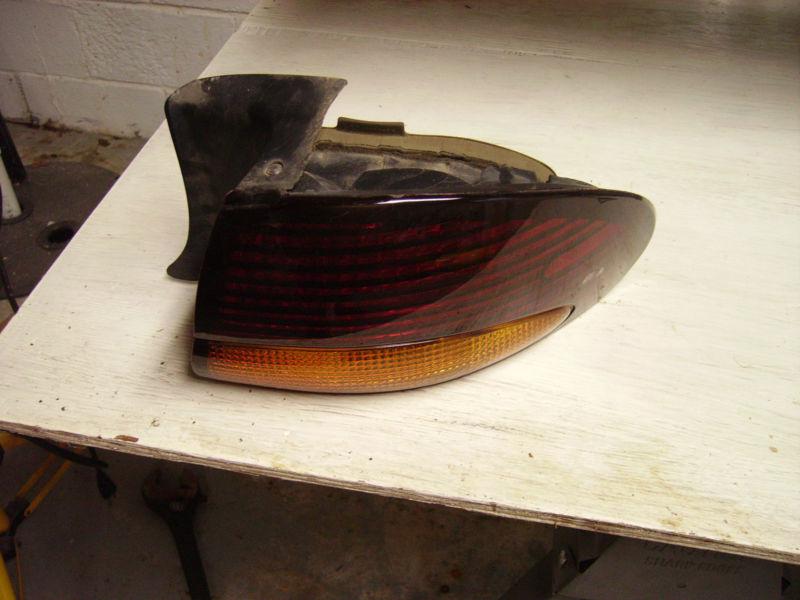 1992-1997 pontiac bonneville taillight