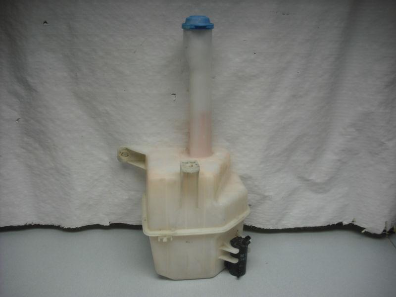 2001-2006 hyundai elantra washer reservoir & pump assy