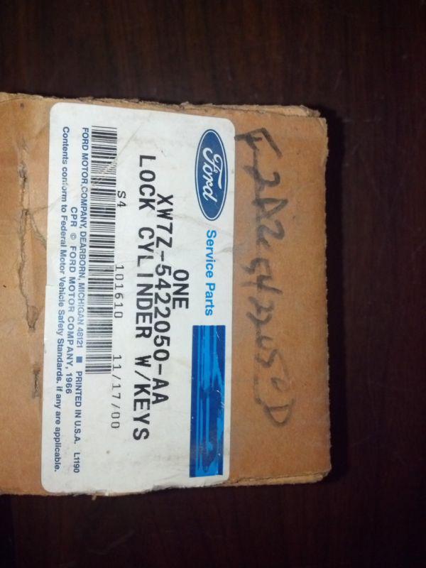 Original ford  xw7z-5422050-aa lock cylinder with keys new in the box!