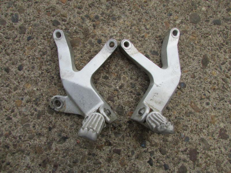 1998 yzf600 yzf 600 rear passenger footpegs pegs