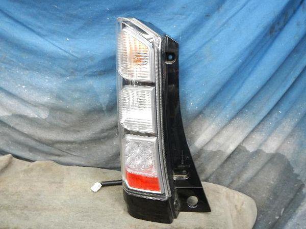 Honda n box 2011 rear left combination lamp [0215600]