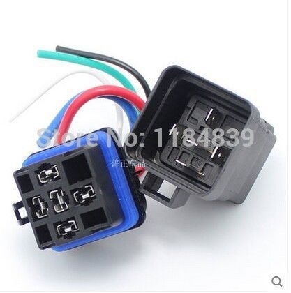 Automotive relay 12v 5 feet 40a normally open with a line containing a socket