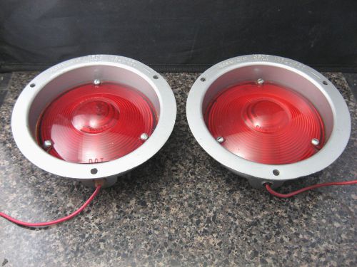 Vintage pair of signal-stat 3602 red running lights heavy duty metal bases nos